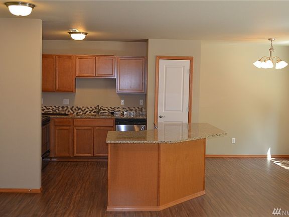 5th image of 6680 Takota Pl NE
