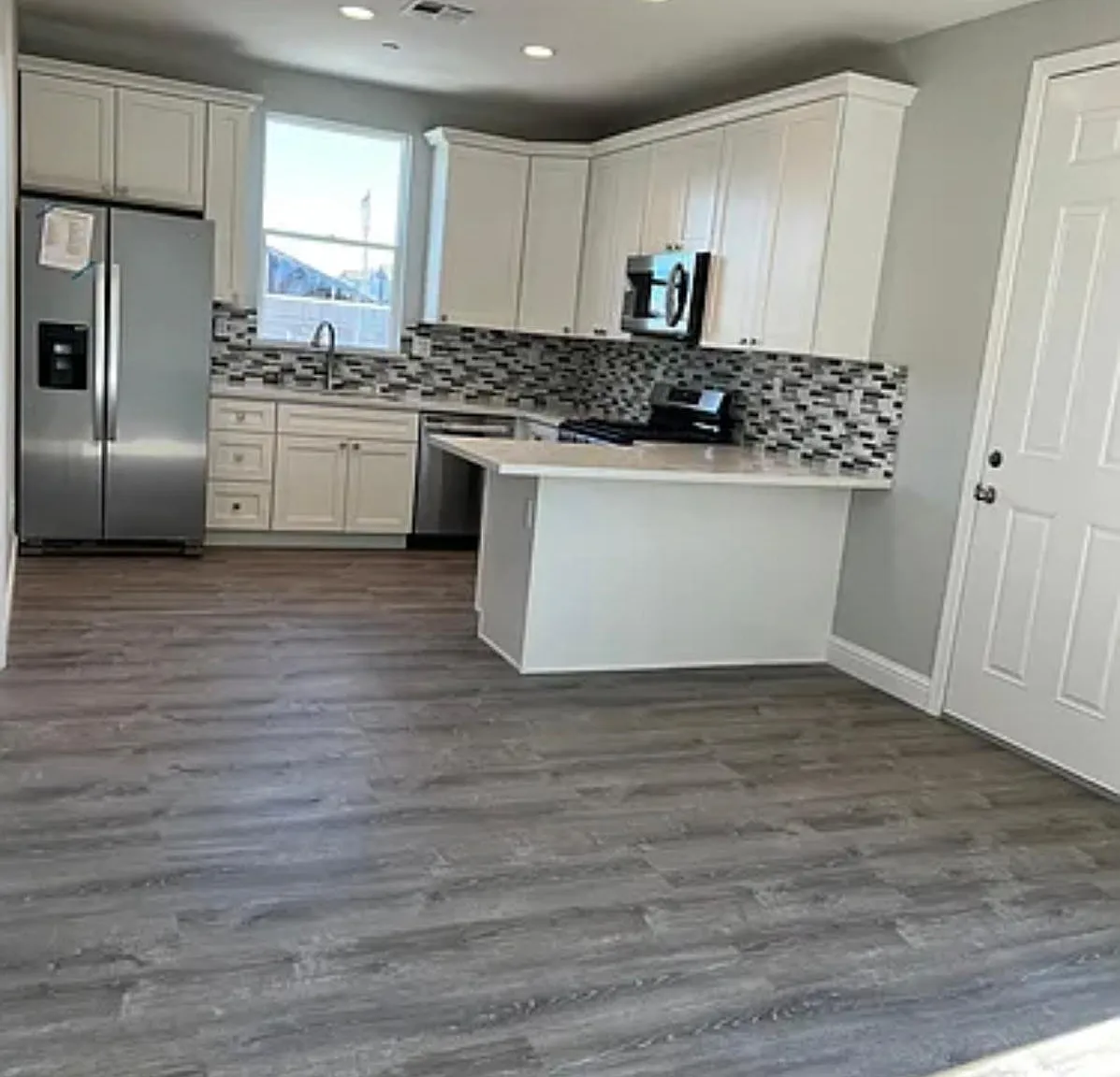 2 bed, 800 sqft, $2,300 — Photo 4
