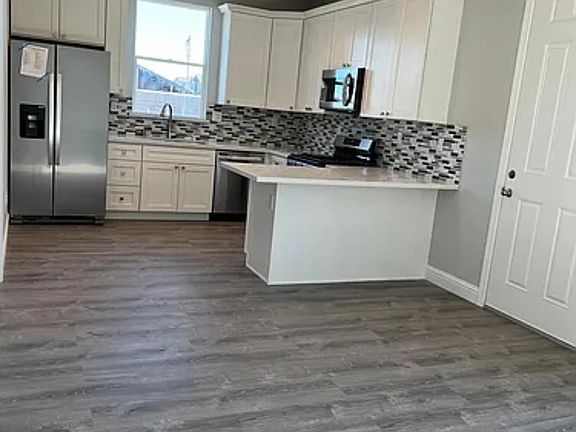 4th image of 1556 S Oliveira Dr #2