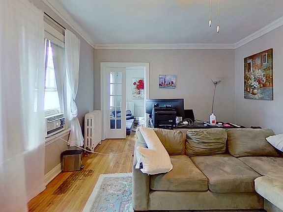 3rd image of 734 W Aldine Ave Al 44/1S