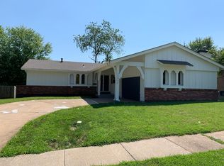 11332 Bristol Rock Rd, Florissant, MO 63033