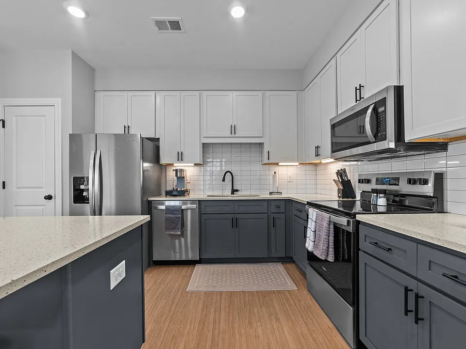 Kitchen - 3 Bedroom Townhome