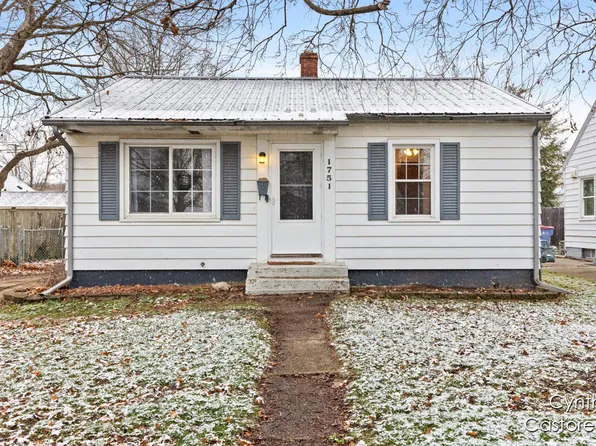 1751 Jennette Ave NW, Grand Rapids, MI 49504