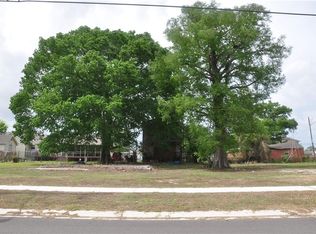 1730 Charbonnet St, New Orleans, LA 70117