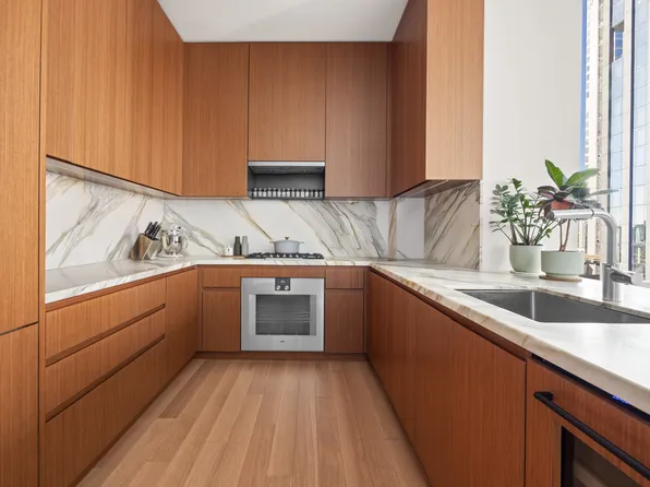 15 East 30th Street image 3 of 20