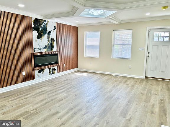 5th image of 1348 Silverthorne Rd