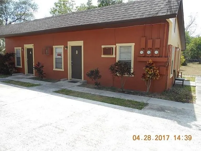 428 Avenue E SE #C — Photo 1