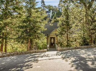 1207 Aleutian Dr, Lake Arrowhead, CA 92352