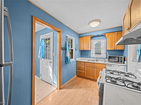 5th image of 4382 W 189th St