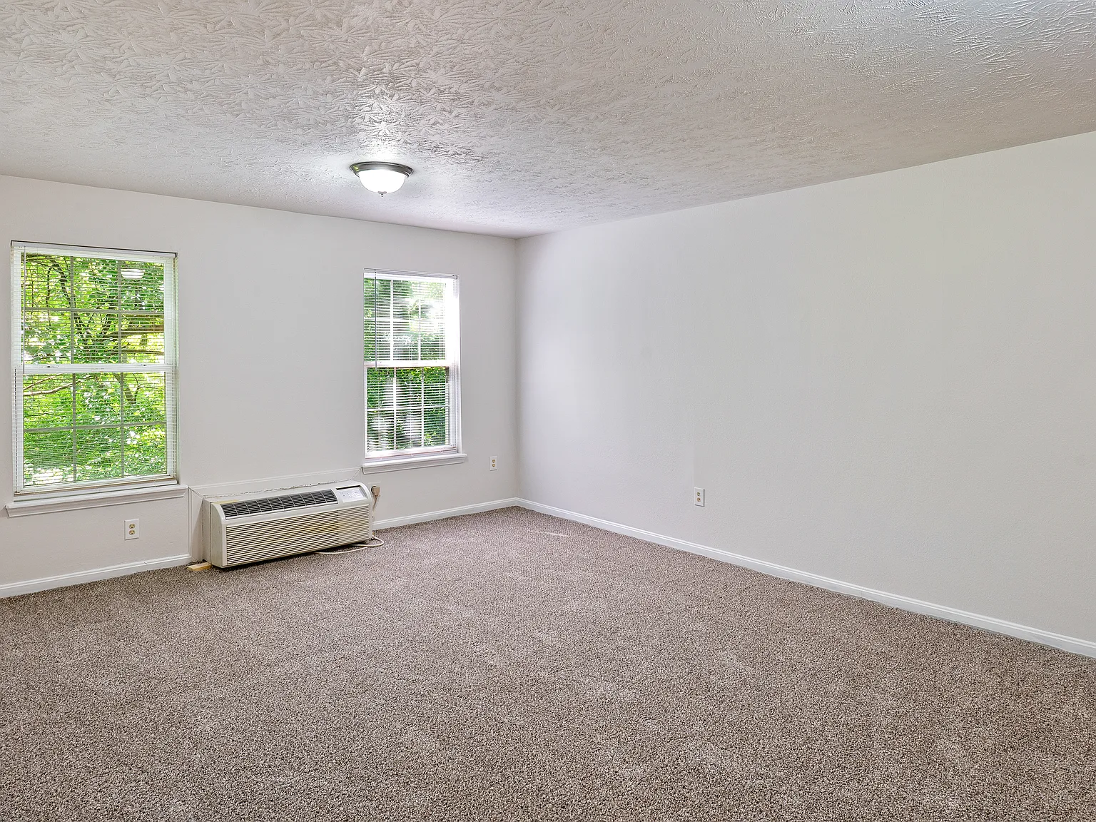 Studio, 510 sqft, $649 — Photo 2