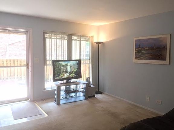 4th image of 1940 Kenilworth Cir APT A