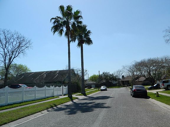 5th image of 2605 Fulton Dr