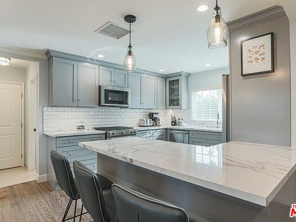 5th image of 4155 Edenhurst Ave