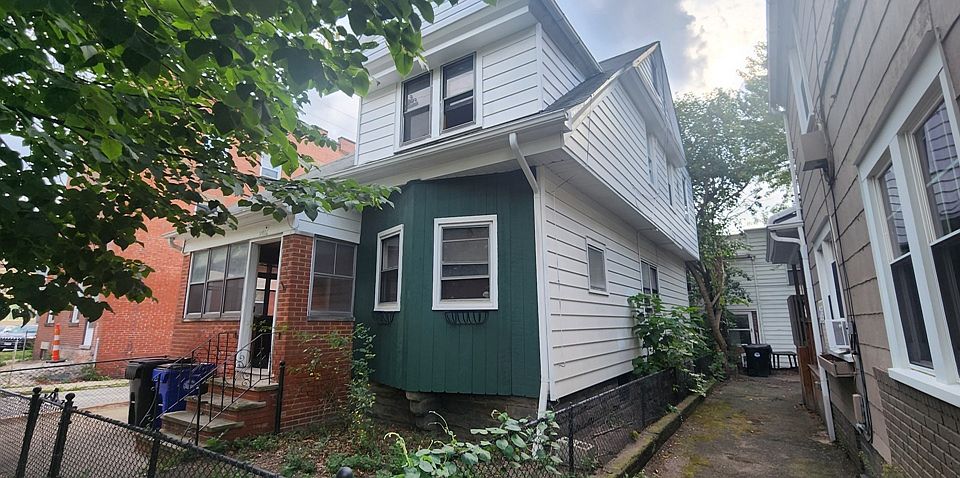 1st image of 2016 E 125th St #1