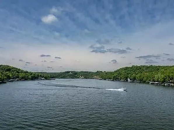 19 W Lakeshore Dr, Cherokee Village, AR 72529