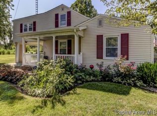 109 W Mill St, Girard, IL 62640