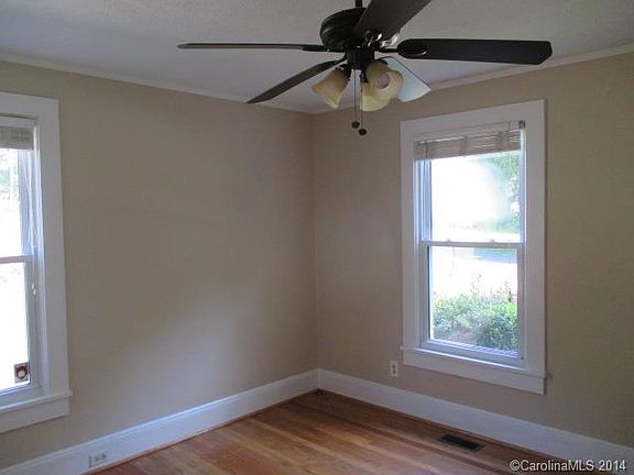 4th image of 1004 Maywood St