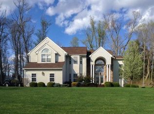 58 Firethorn Dr, Wappingers Falls, NY