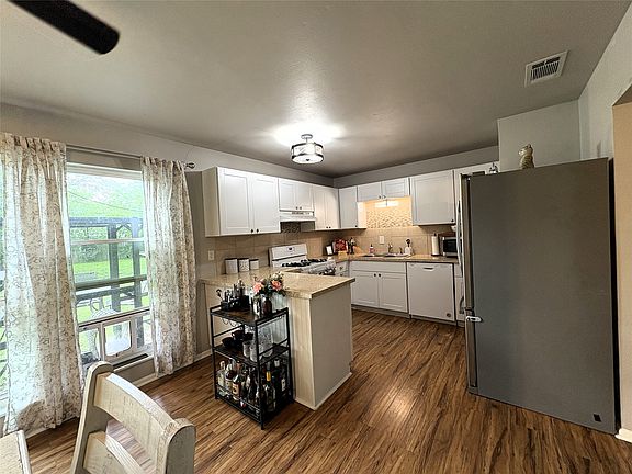 5th image of 6208 Shadydell Dr