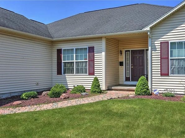 5055 Constitution Ln, Liverpool, NY 13088