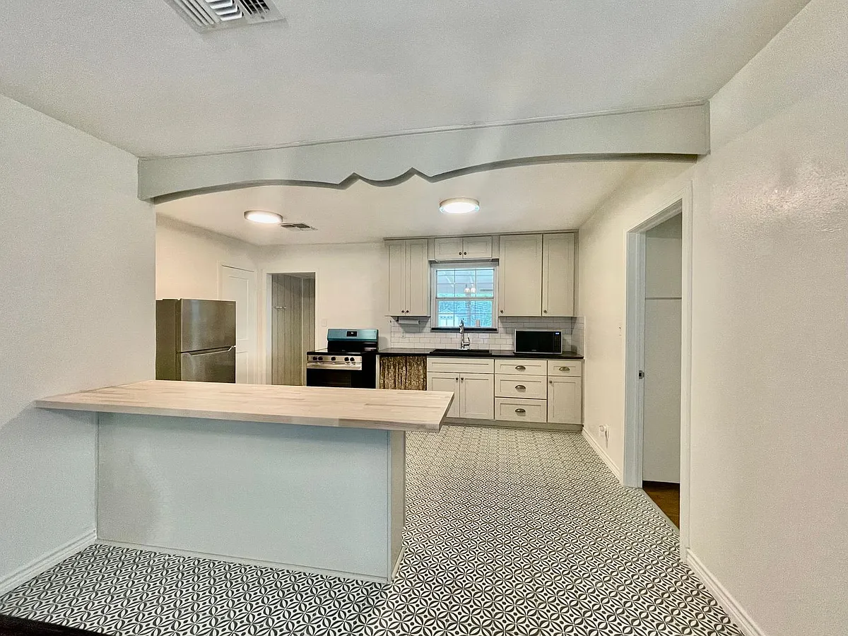 Building Photo - 1512 Old Ranch Road 12