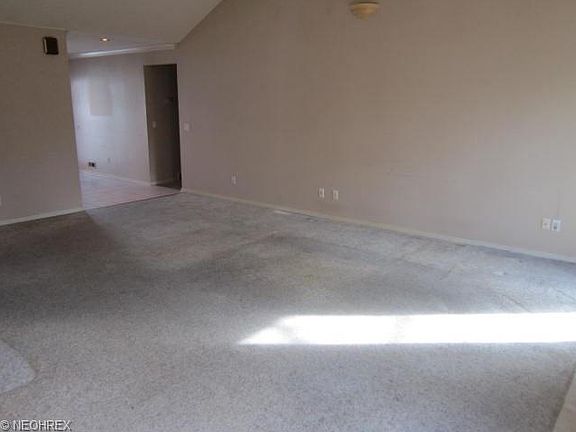 5th image of 136 E 289th St
