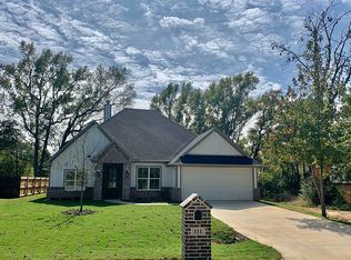 111 Stuart St, Arp, TX 75750