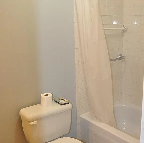809 N Townsend St #3 — Photo 7