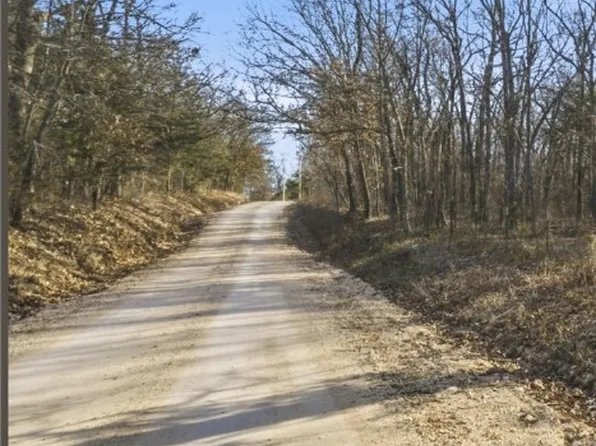Hidden Oaks Rd, Eldon, MO 65026