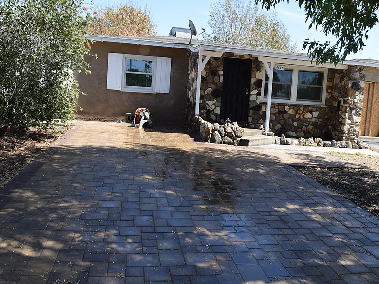 8848 Katherine Ave — Photo 4