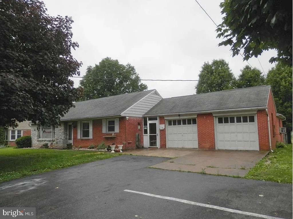1231 S Main St photo 1
