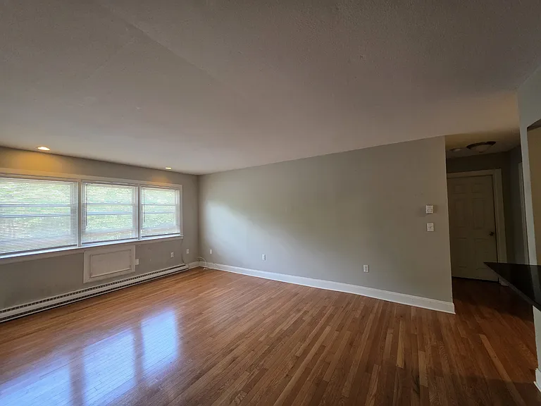 44 Barnes Ave #6B — Photo 4
