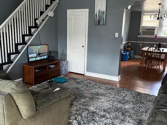 3rd image of 6744 Kindred St