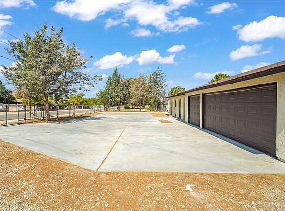 3rd image of 8807 E Avenue T14
