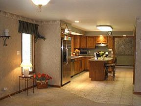 3rd image of 1011 Woodcliff Dr