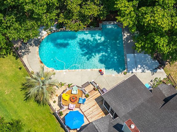 5th image of 2765 Victoria Lake Dr