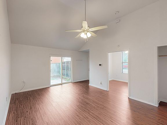 3rd image of 910 Wentwood Dr