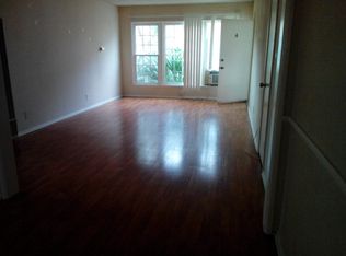 15509 Victory Blvd, Van Nuys, CA 91406