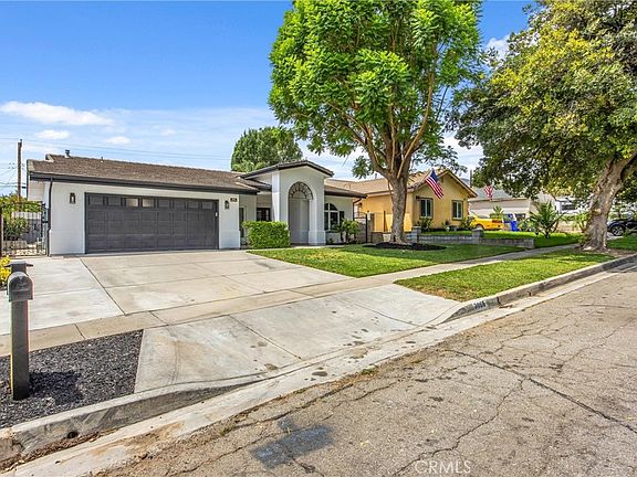 4th image of 3968 Modesto Dr