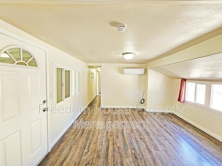 1080 W Windsong Ln #B — Photo 11