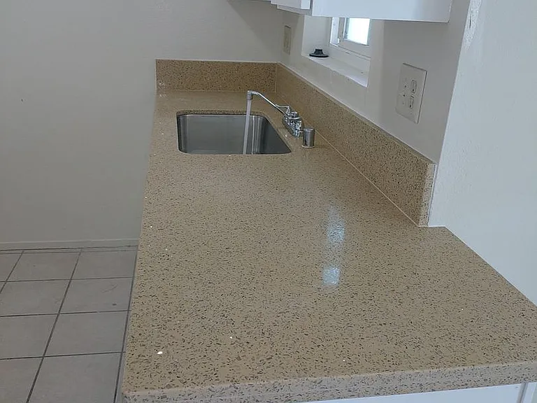 925 Loma Ave — Photo 11
