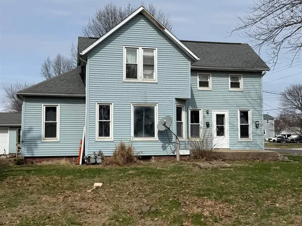 413 W Fort St, Farmington, IL 61531