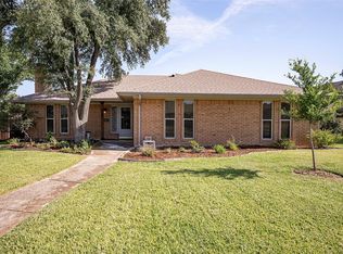 3181 Darvany Dr, Dallas, TX 75220