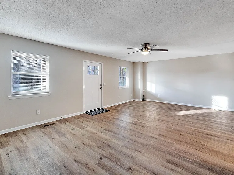 4816 Eldridge Rd — Photo 2
