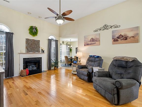 5th image of 1120 Hamlin Rd