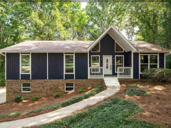 1113 Henry Dr, Alabaster, AL 35007