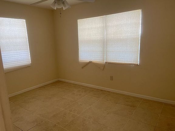 4th image of 2551 SW 29th Ave