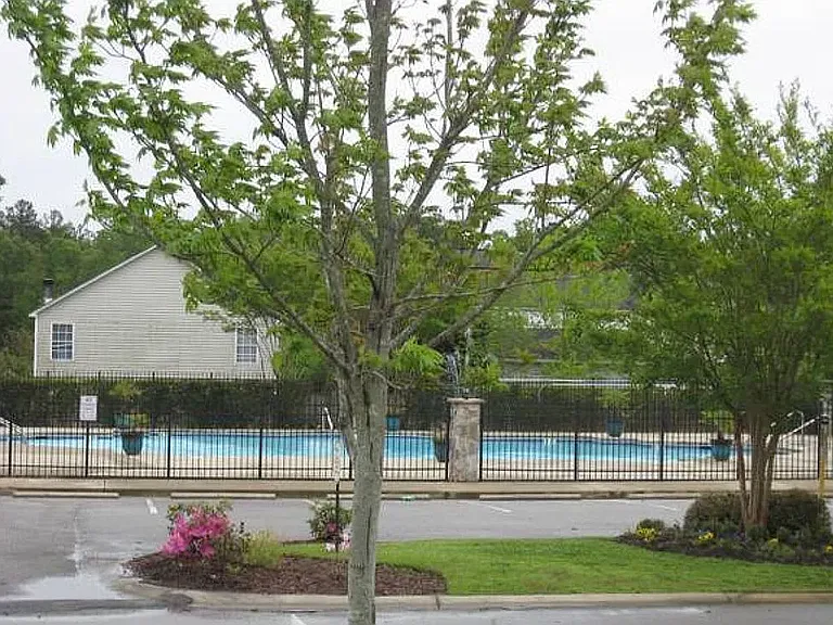 392 Eagle Pointe Dr — Photo 17