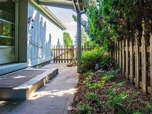 2nd image of 14204 NE 10th Ave