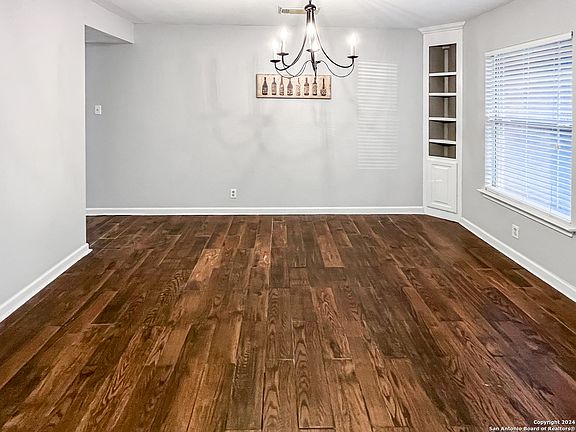 3rd image of 8539 Park Olympia